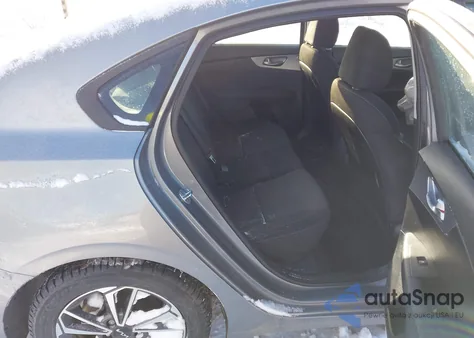 2022 Kia Forte Lxs из США, поврежденный, VIN 3KPF24AD9NE469227